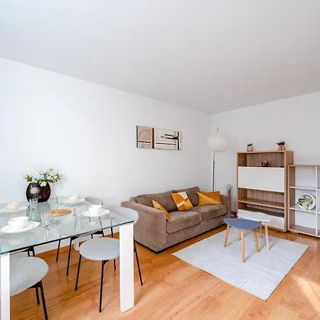 R'apparts T2 Disneyland - Charming Garden Apartment *